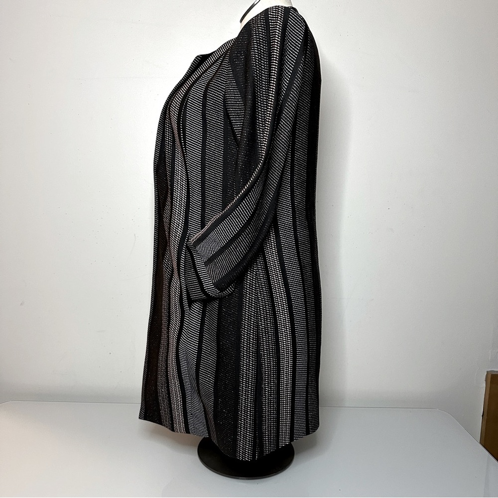 Chico’s Stripe Shine Duster Jacket 0 (4/6)
Black Brown Copper - Picture 8 of 12